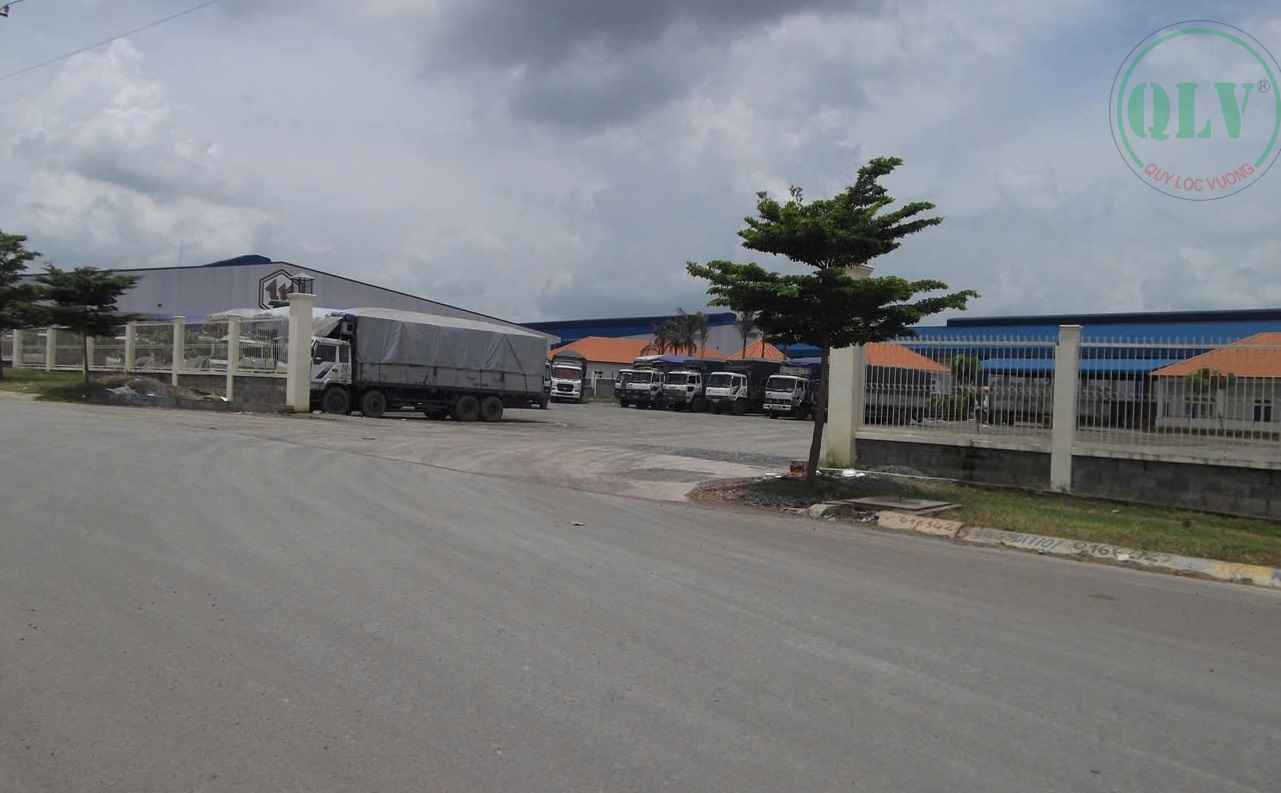 Cho thuê nhiều kho tổng dt 300.000m2 ở khu Long Bình, Biên Hòa, 68.000đ/m2
