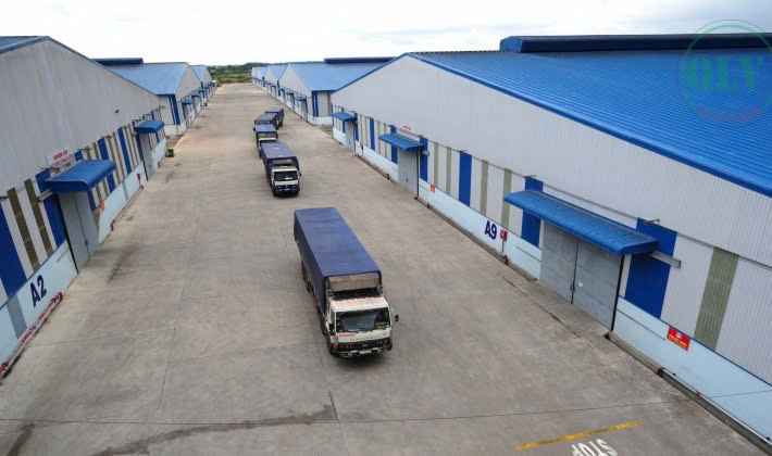 Cho thuê nhiều kho tổng dt 300.000m2 ở khu Long Bình, Biên Hòa, 68.000đ/m2