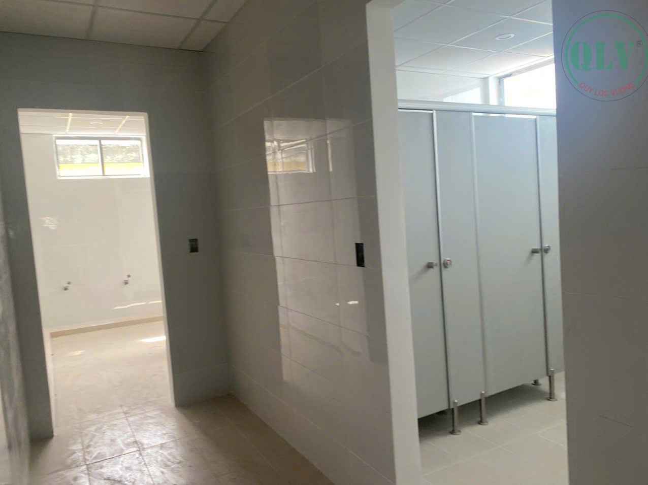 Cho thuê xưởng 3 tầng 8.100m2 ở KCN VSIP 1, Thuận An, BD, 4 usd/m2