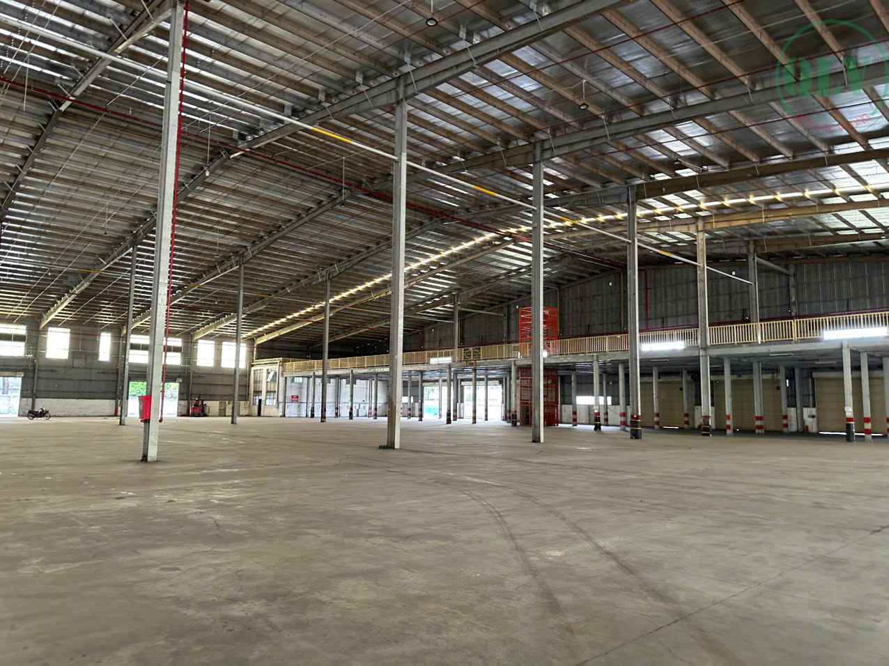 Cho thuê 2 kho lớn tổng 35.000m2 ở KCN Sóng Thần, Dĩ An, BD, 3.8 USD/m2