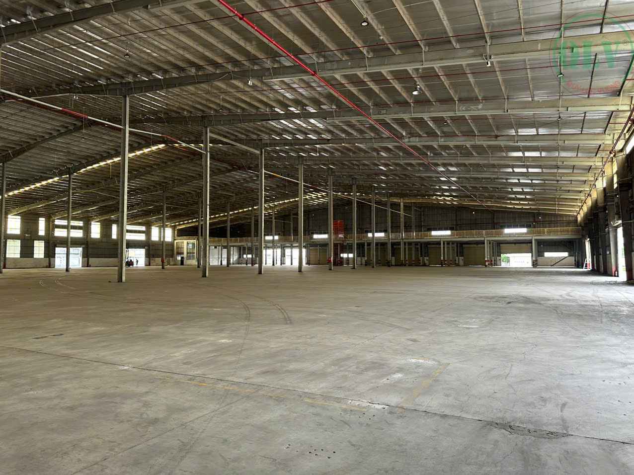 Cho thuê 2 kho lớn tổng 35.000m2 ở KCN Sóng Thần, Dĩ An, BD, 3.8 USD/m2