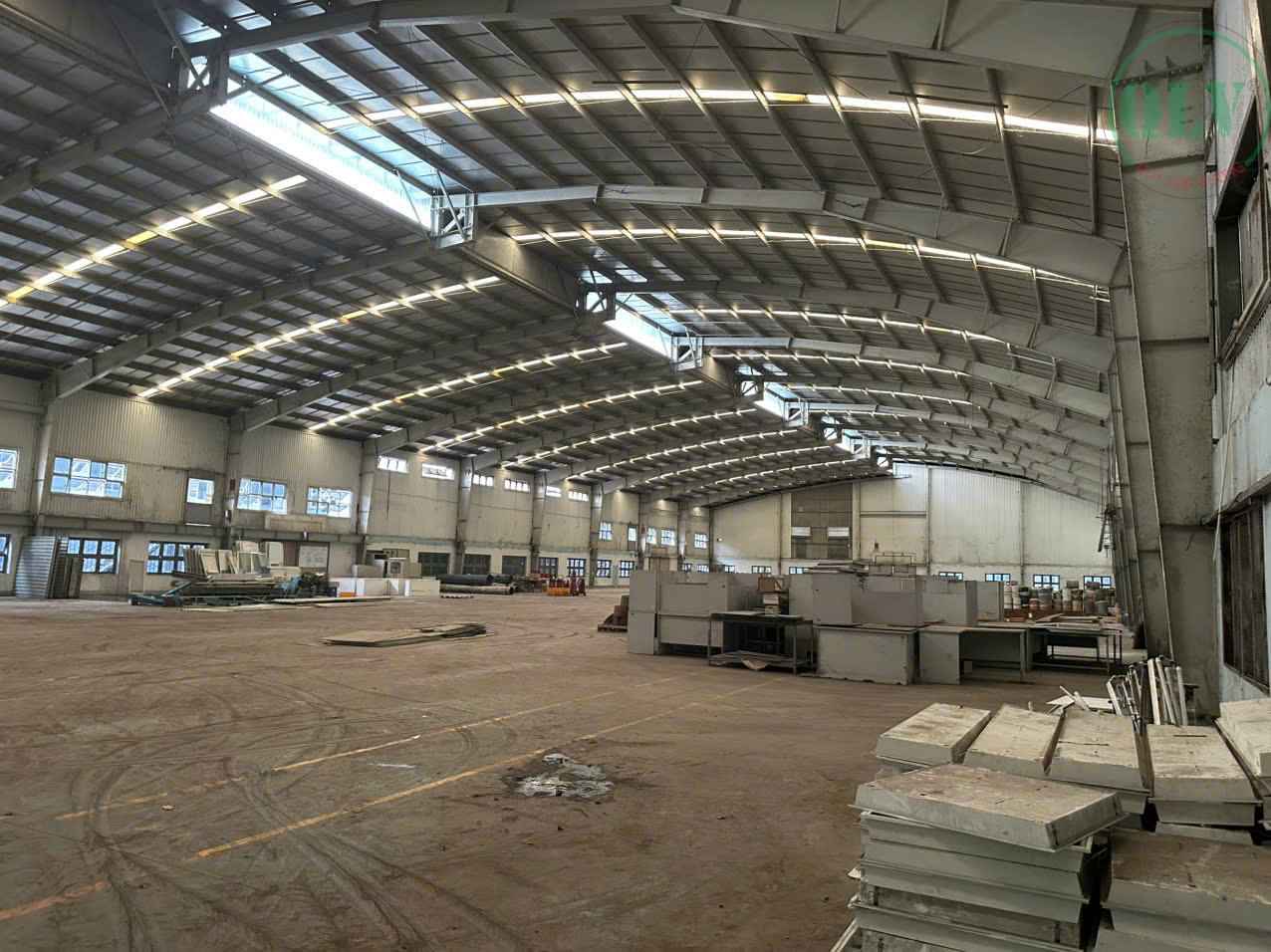 Cho thuê 4 xưởng và 1 kho tổng dt 11.628m2 ở KCN VSIP 1, Bình Dương, 4 USD/m2