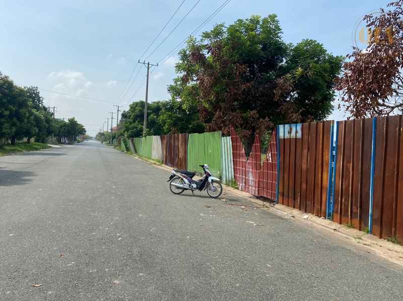 Cho thuê sân bãi ở mặt tiền DT743 Thuận An Bình Dương