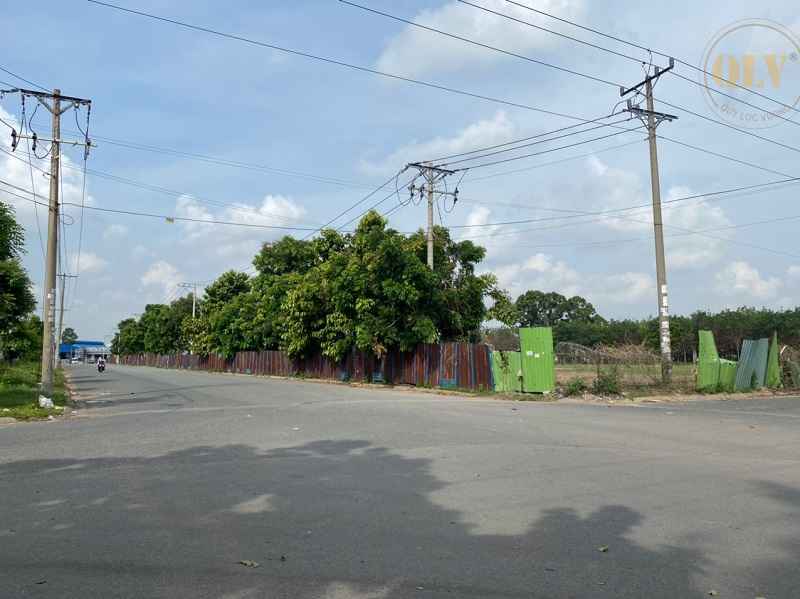 Cho thuê sân bãi ở mặt tiền DT743 Thuận An Bình Dương